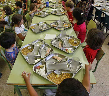 Cómo de saludable es el menú escolar que comen tus hijos, según la OCU |  Ideal