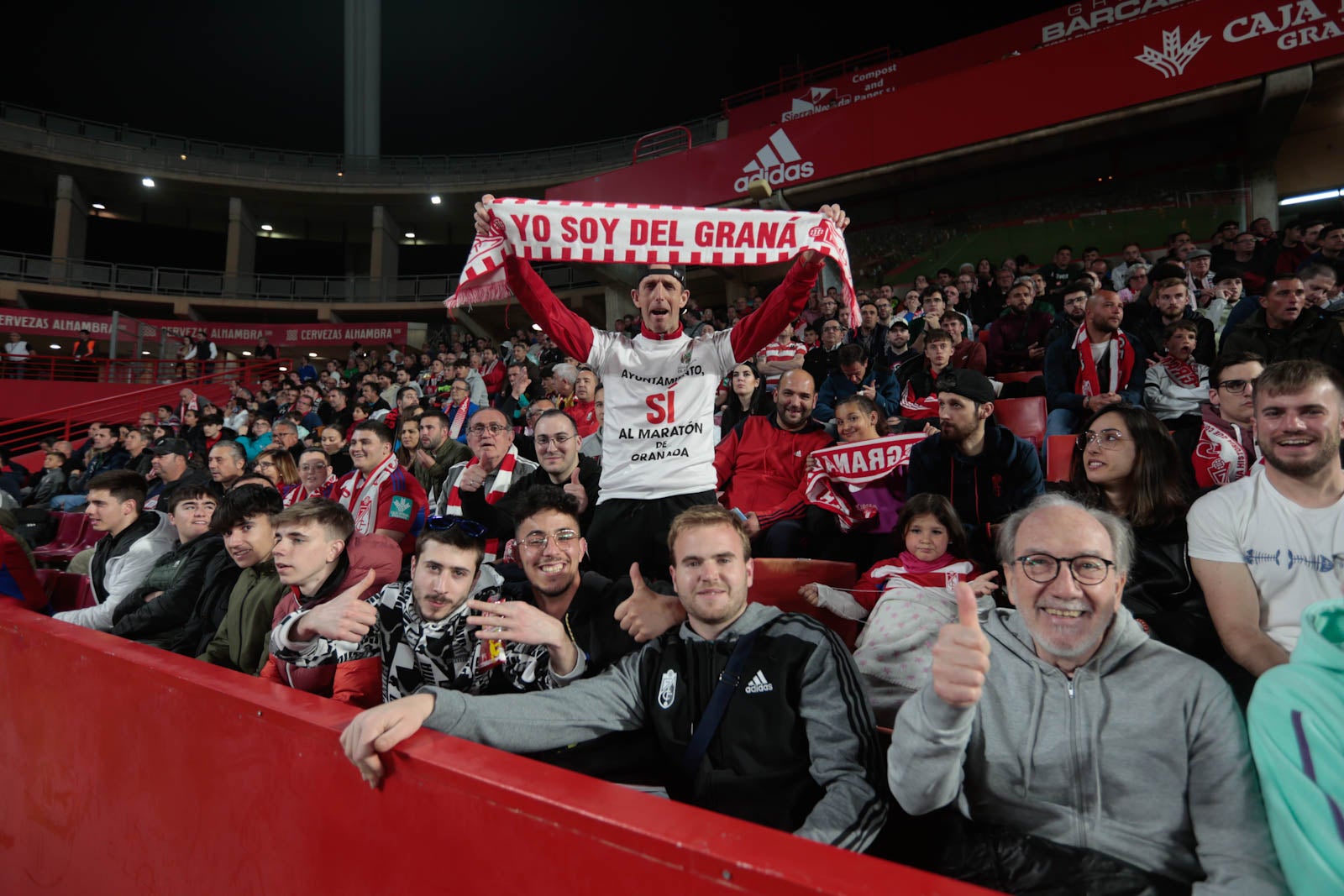 Encuéntrate en la grada en el Granada - Ponferradina