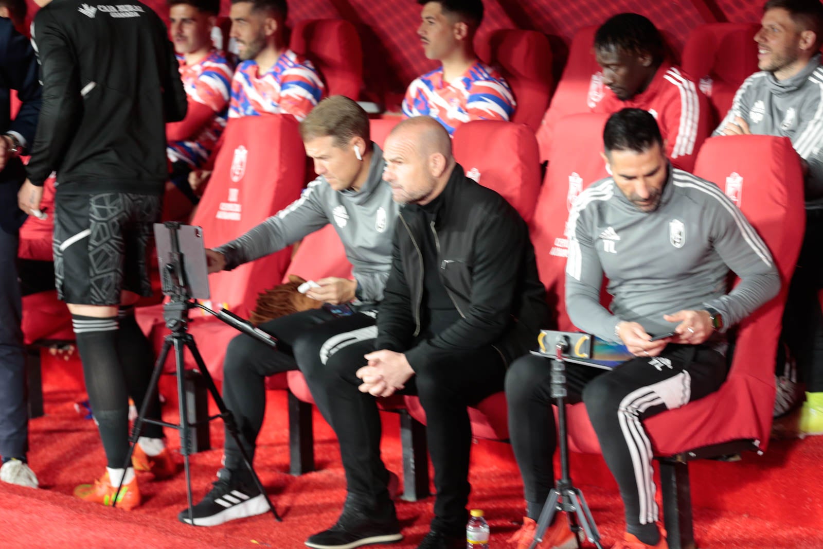 Encuéntrate en la grada en el Granada - Ponferradina