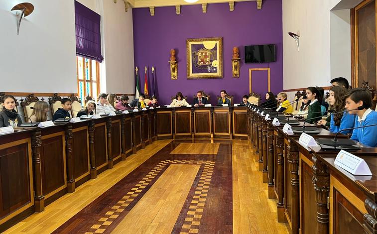 Imagen principal - Niños y niñas de altas capacidades piden que no se les «frene»