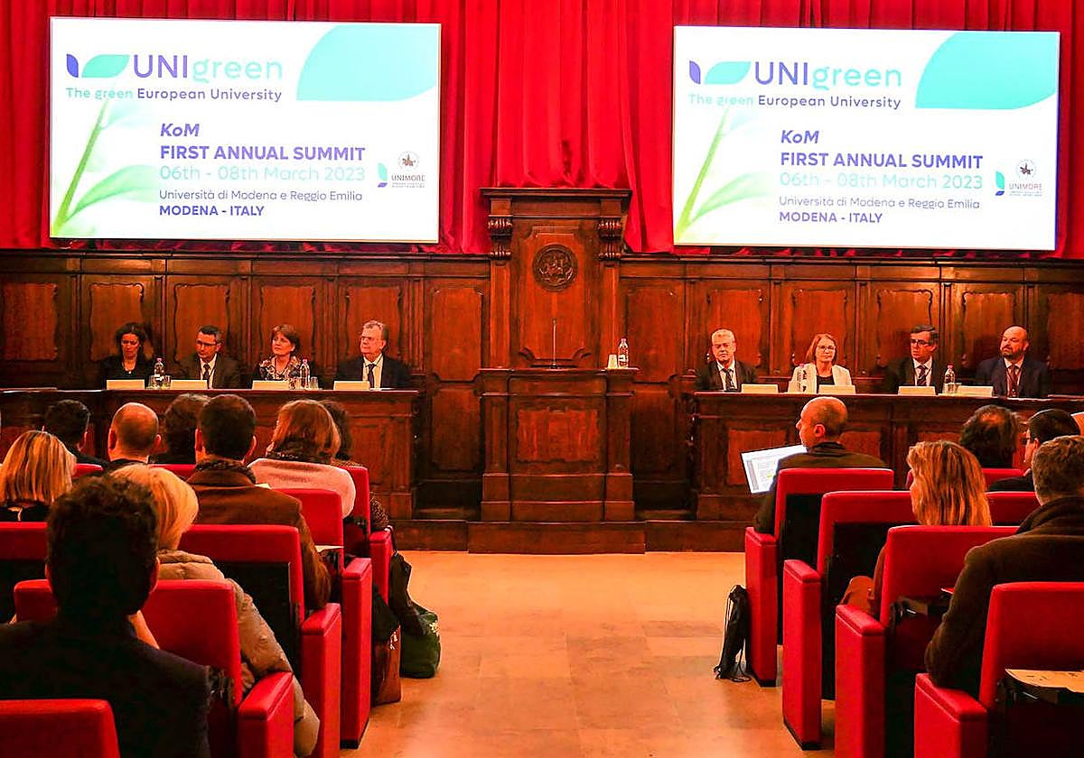 Momento del nombramiento de Carmelo Rodríguez como presidente de la Asamblea General de Rectores.