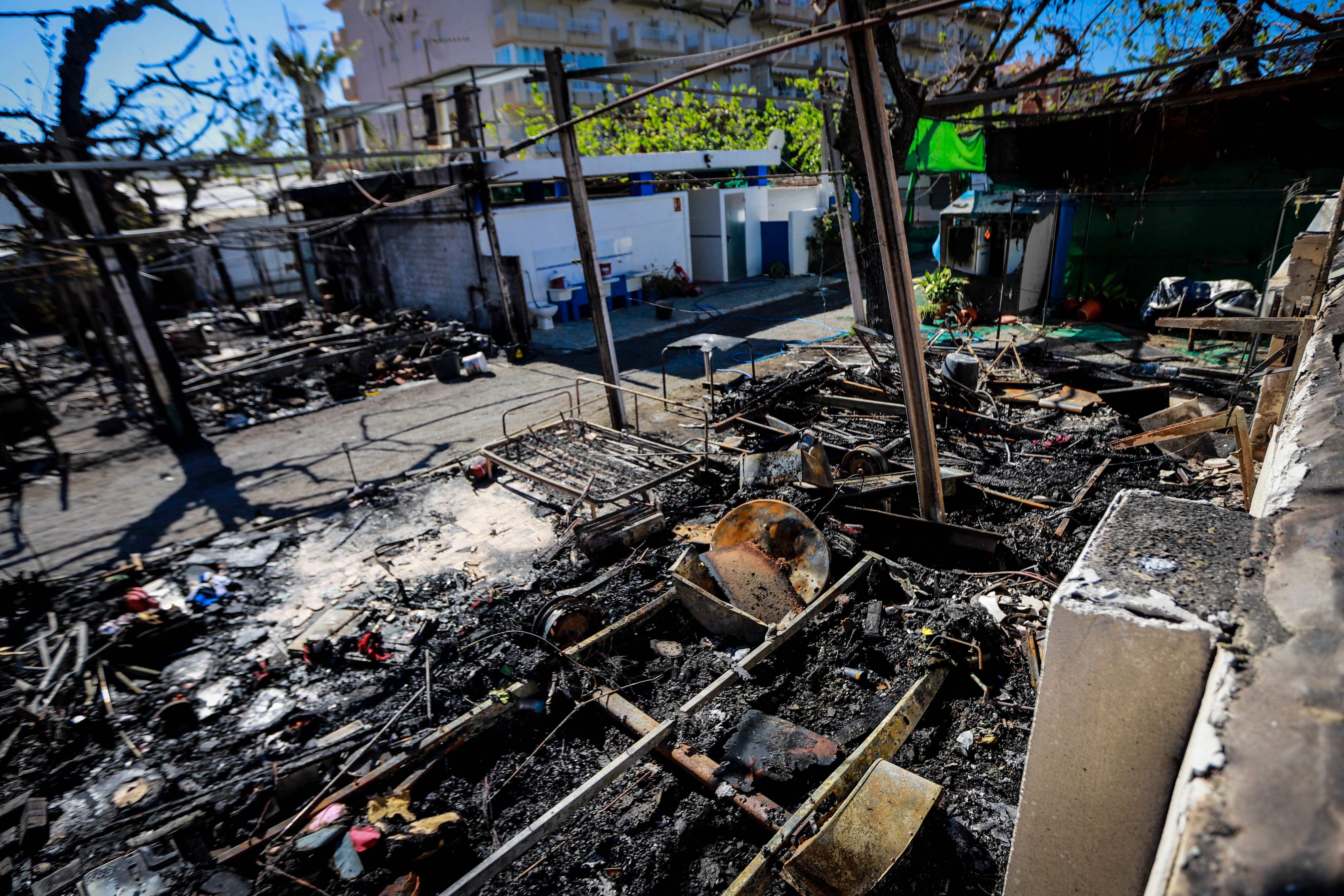 Así ha quedado el camping de La Herradura tras el incendio