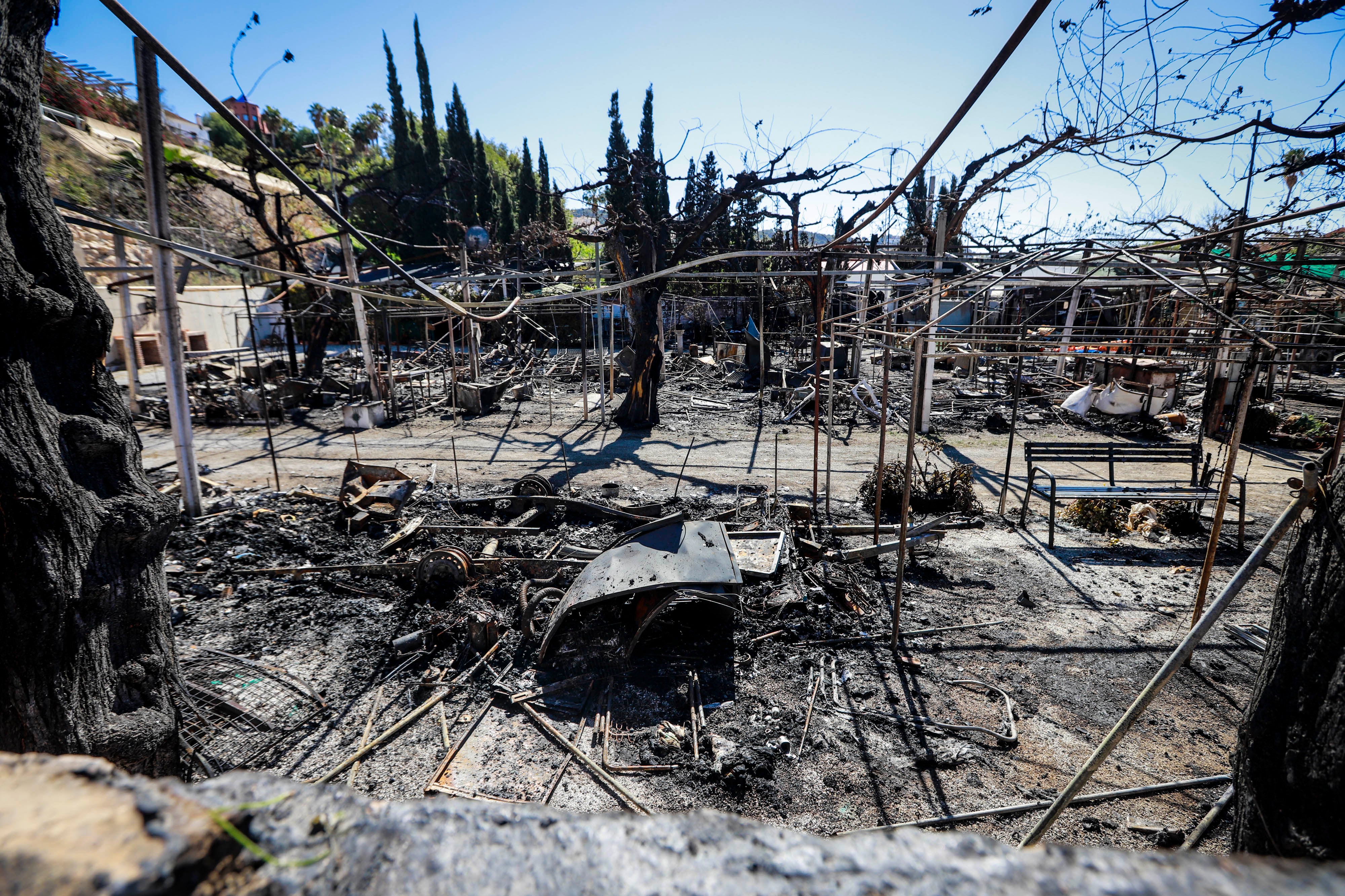 Así ha quedado el camping de La Herradura tras el incendio