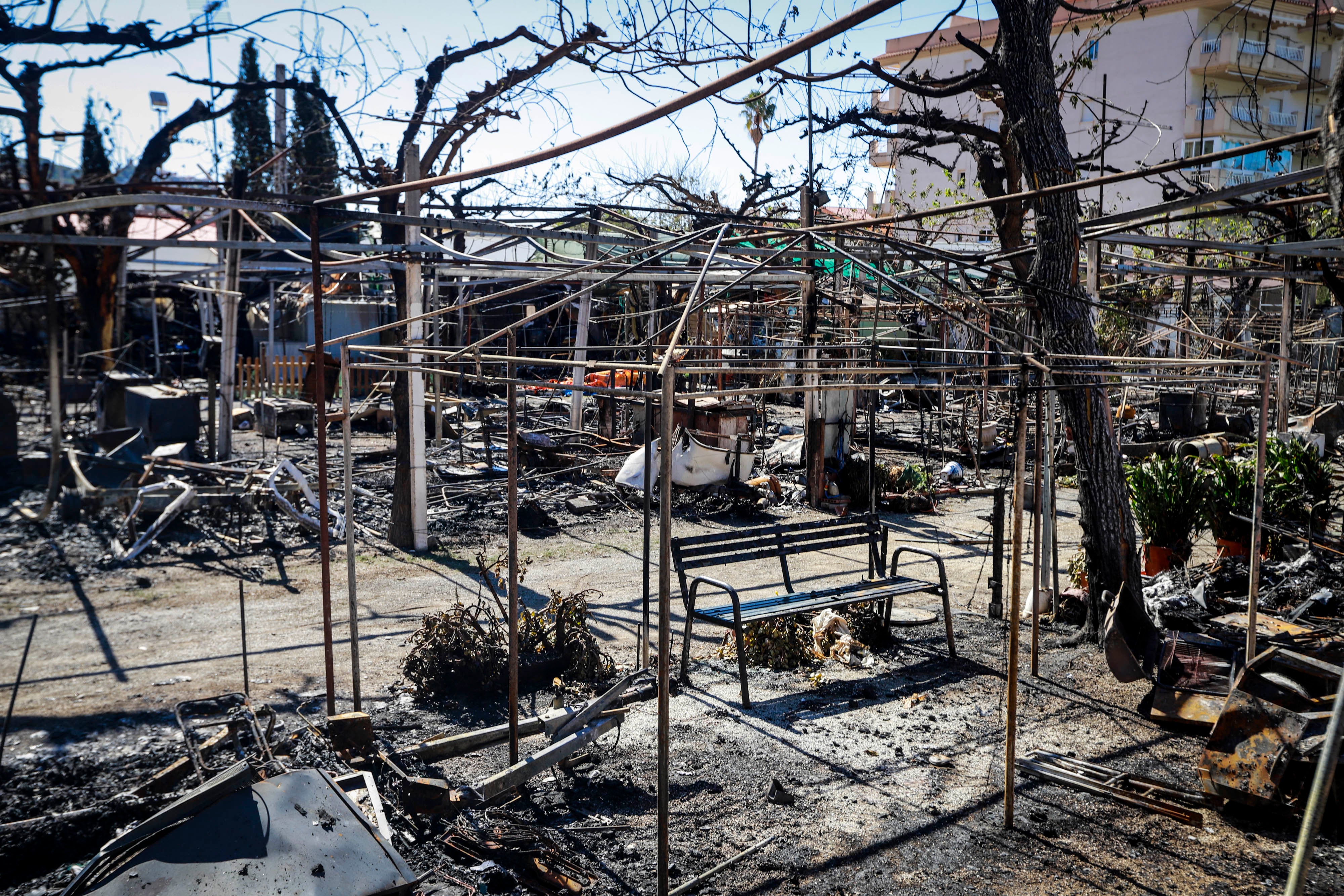 Así ha quedado el camping de La Herradura tras el incendio