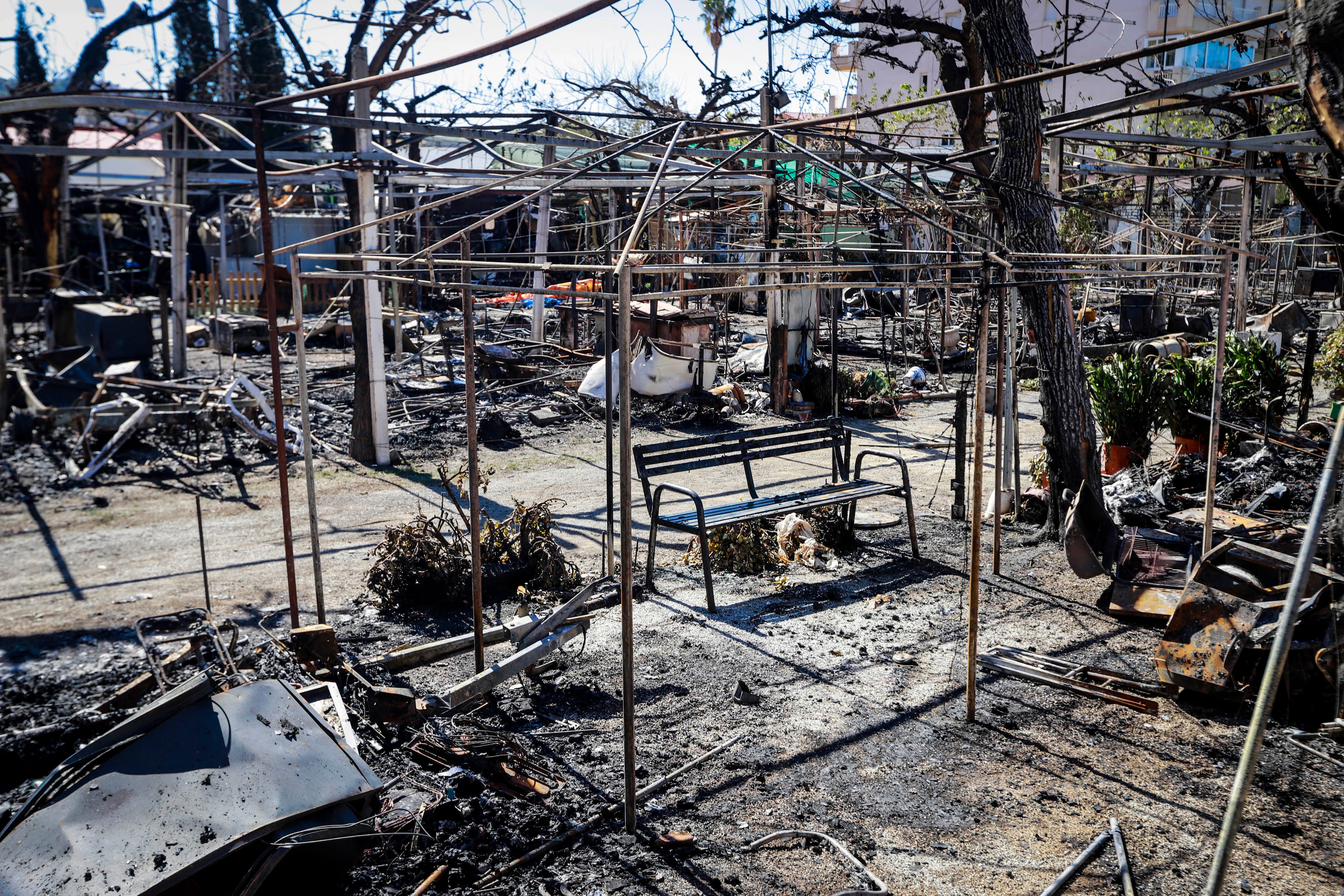 Así ha quedado el camping de La Herradura tras el incendio