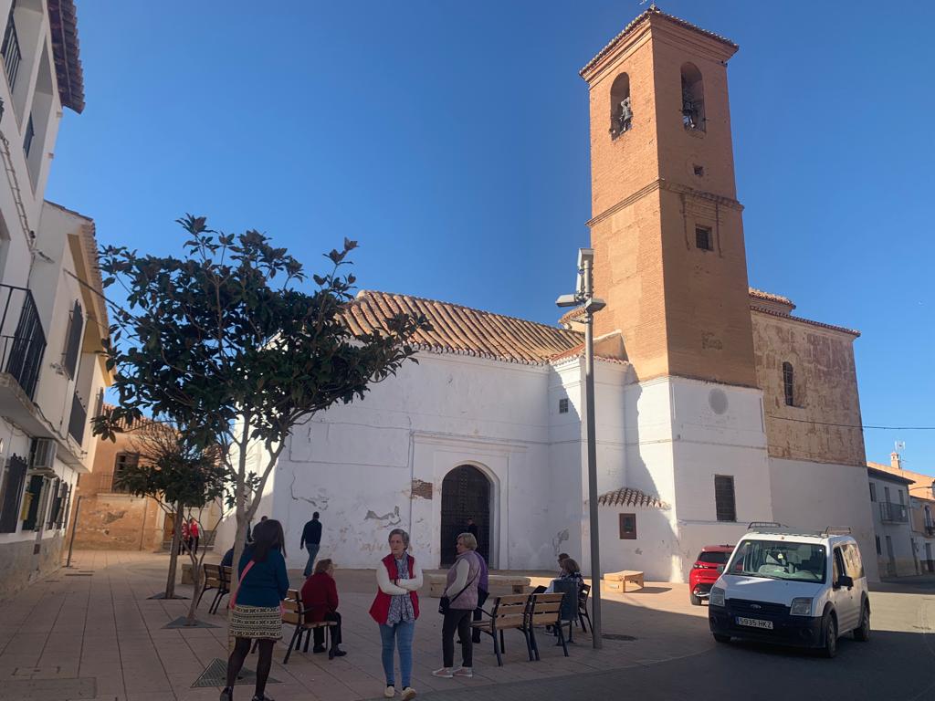 Vecinos reivindican el arreglo de la iglesia.