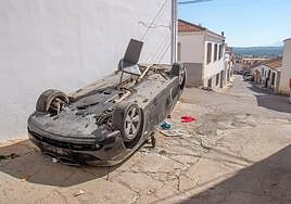 La primera protesta tras el asalto mortal del chico se saldó con daños en las casas y vehículos del círculo familiar del presunto homicida.