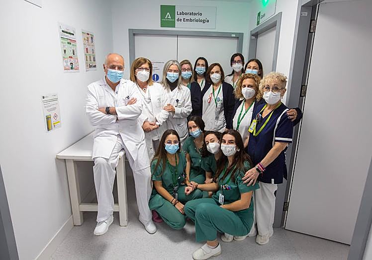 Equipo de la Unidad de Reproducción Humana del Virgen de las Nieves de Granada.