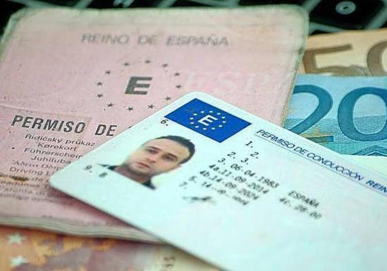 Si no quieres pagar 80 euros, haz este cambio obligatorio en tu carnet de conducir.