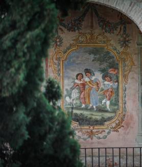 Imagen secundaria 2 - Imágenes del Palacio del Cuzco en la actualidad, tomadas desde la calle. 