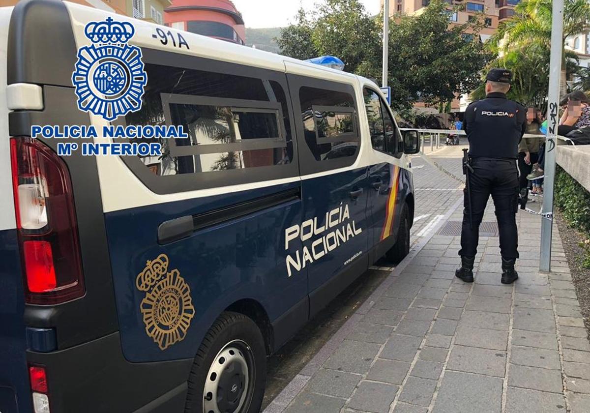 Sorprende a un ladrón en su dormitorio mientras robaba en una vivienda de Granada