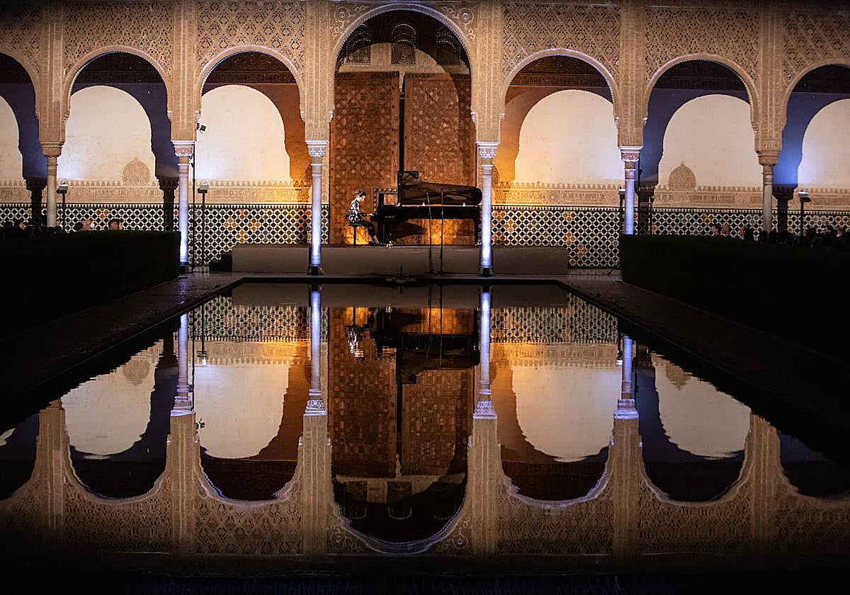 Concierto del Festival en el patio de los Arrayanes.