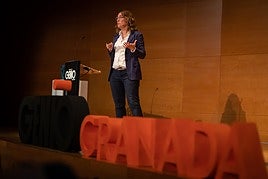 Montserrat Dolz, psiquiatra, durante su ponencia en los Premios GENIO