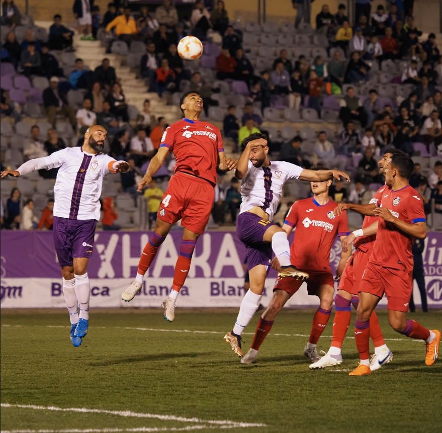 El conjunto blanco plantó cara un rival de Primera División.
