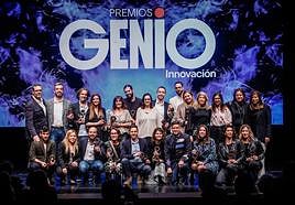 Foto de familia de todos los premiados al final de la gala.