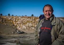 Los hermanos Vizcaíno, con una explotación de mil ovejas en Castilléjar, esperan desesperados las ayudas para alimentación.