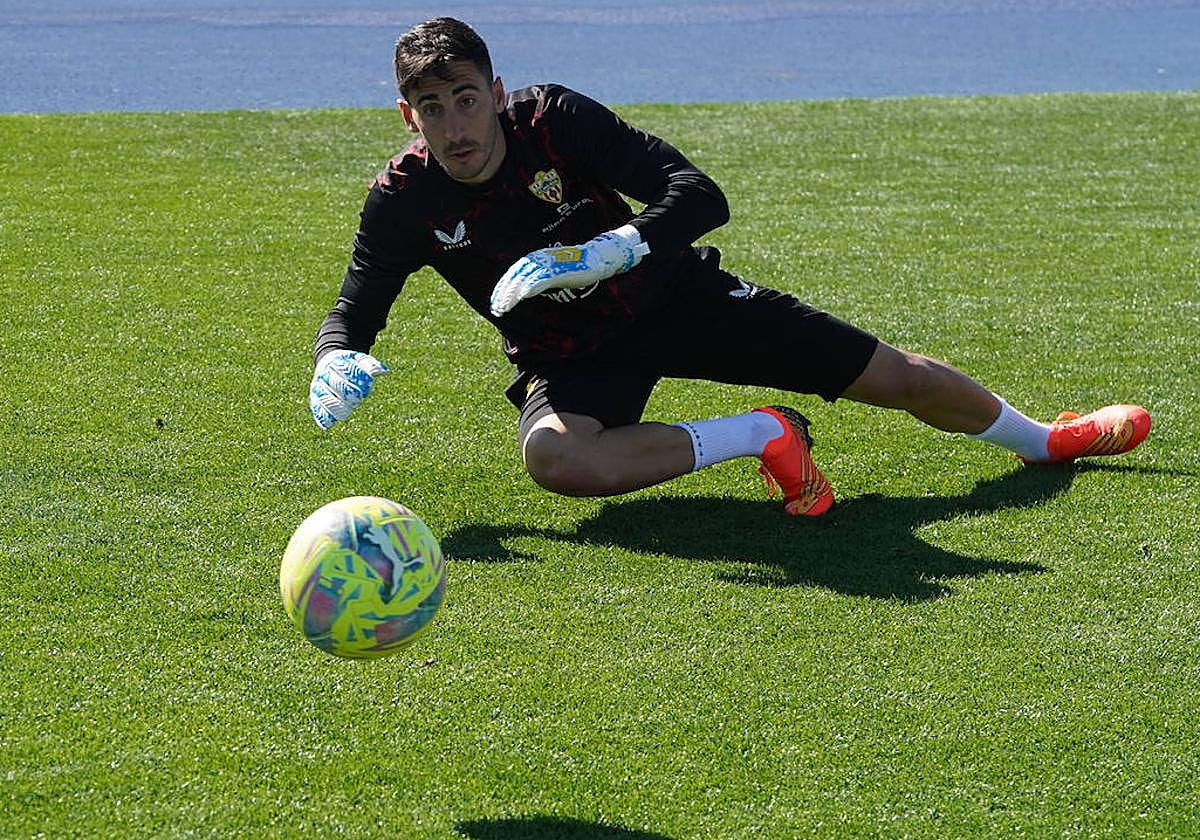 Diego Mariño quiere que el Almería rompa la racha del Celta.