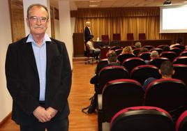 El profesor de la Universidad de Almería y coordinador del seminario, José Miguel Guzmán.