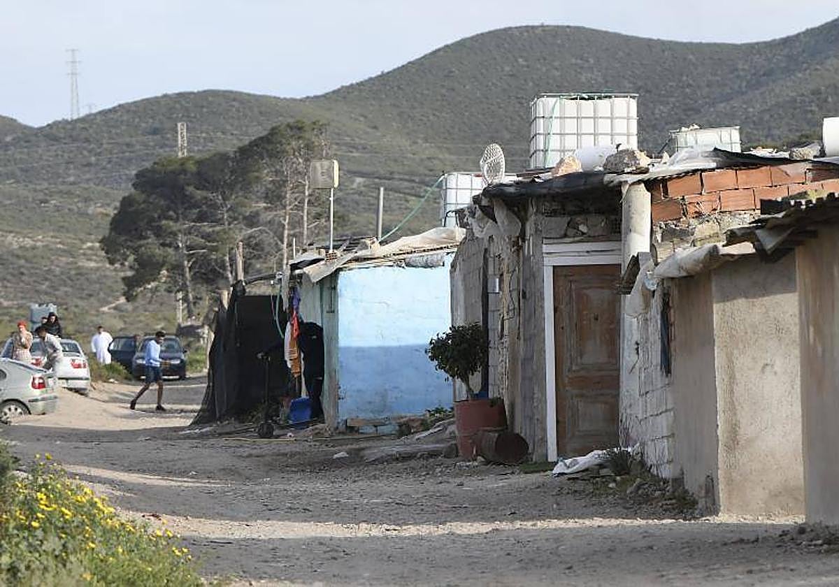 Poblado de Atochares, en Níjar, donde según el informe residen unas 400 personas.