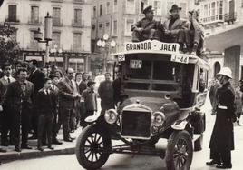 Un siglo del primer autobús de Alsa en Granada