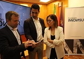 Julio Millán, Juan José Prieto y África Colomo.