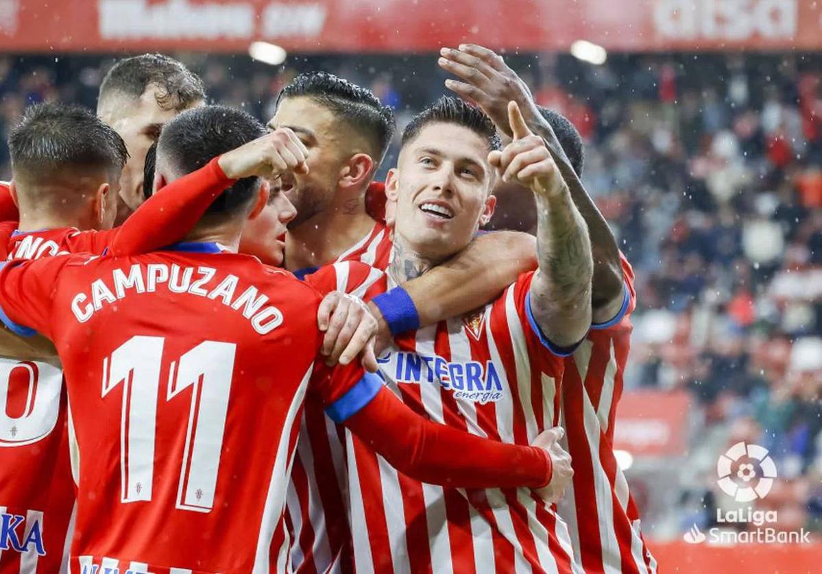 Cristo celebra un gol en El Molinón.