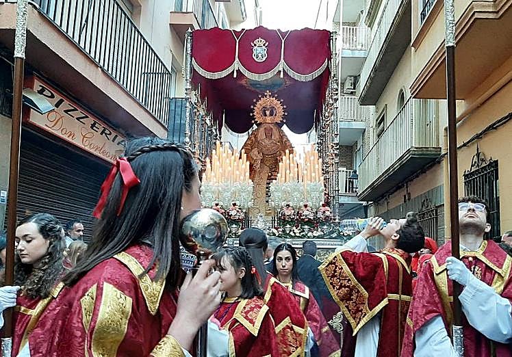 Imagen principal - San Ildefonso, epicentro de la devoción, con la Oración en el Huerto