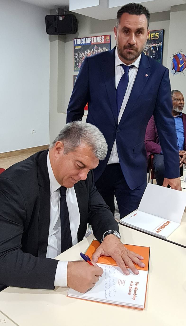 Imagen secundaria 2 - joan Laporta durante su visita a Órgiva.