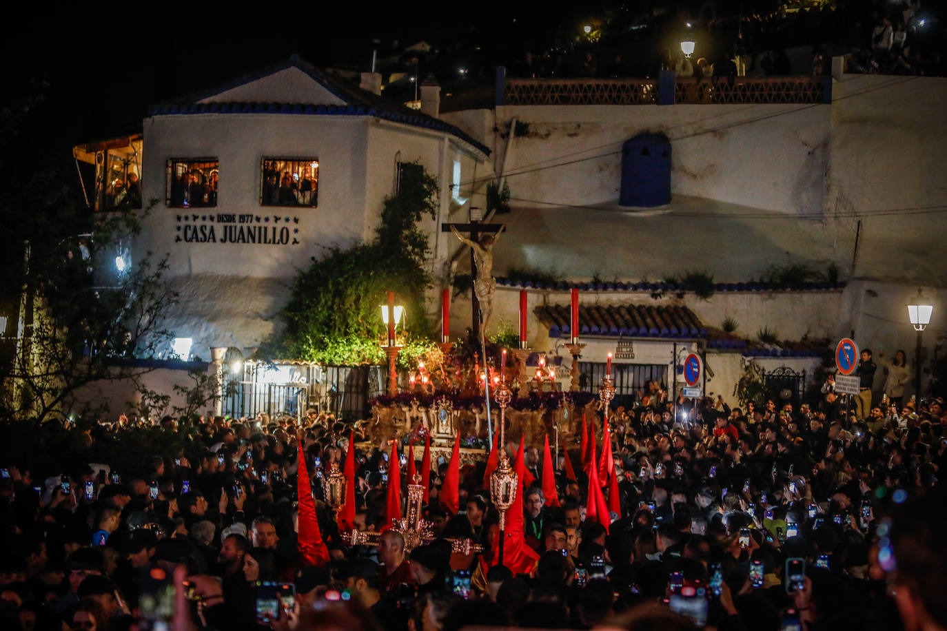 Las imágenes de la madrugada de los Gitanos en el Sacromonte