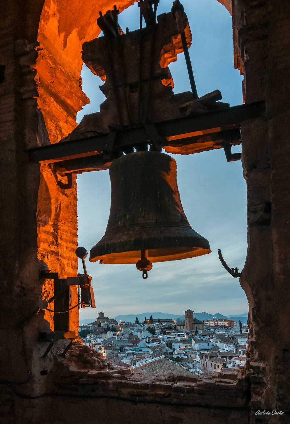 Imagen secundaria 2 - La Alhambra desde la verea de Enmedio entre dos luces, Puente del Cadí o los Tableros desde el bosque de la Alhambra y Albayzín desde la torre campanario de la iglesia del Salvador. 