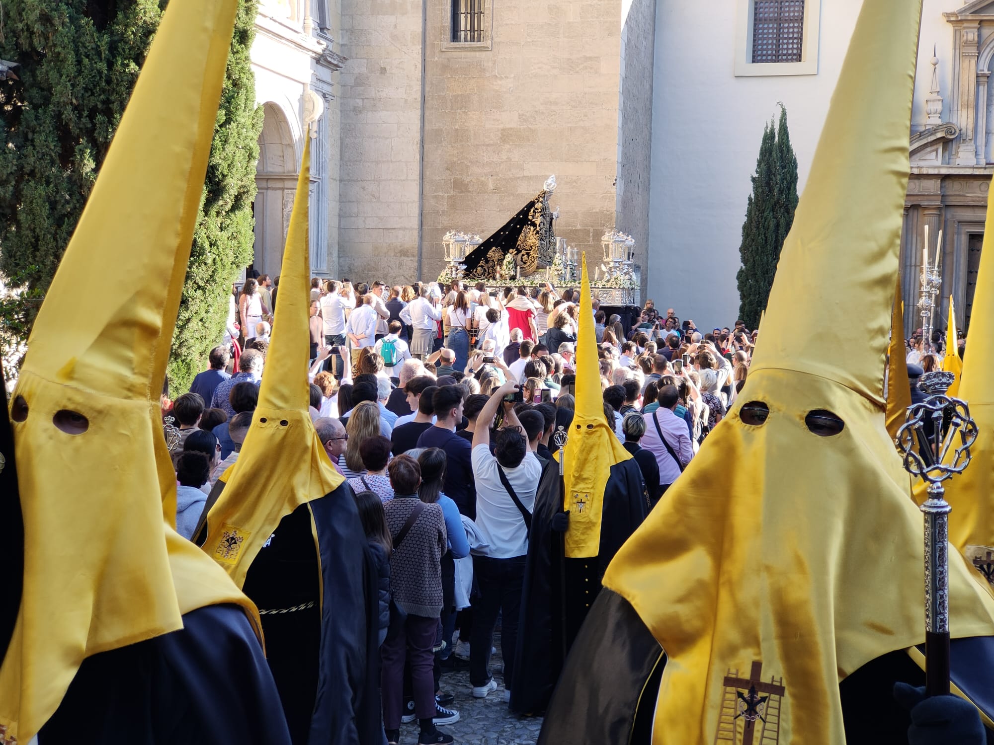 Las mejores imágenes del Viernes Santo en Granada