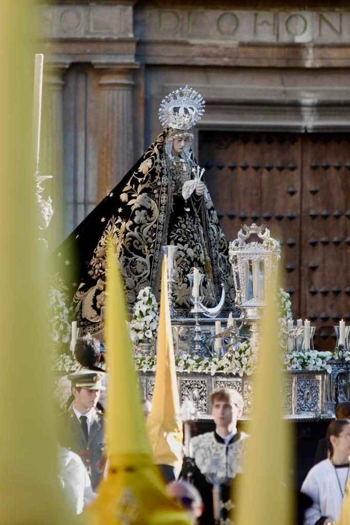 Las mejores imágenes del Viernes Santo en Granada