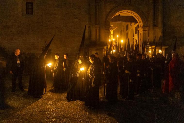 La Hermandad de Silencio tras salir de su templo