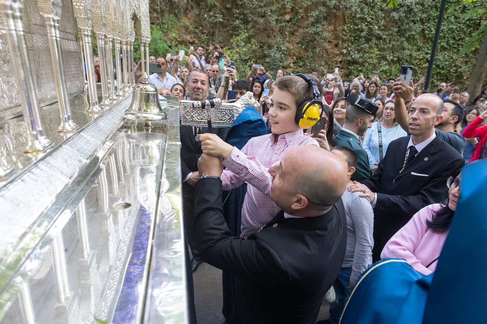 La procesión de Santa María de la Alhambra, en imágenes