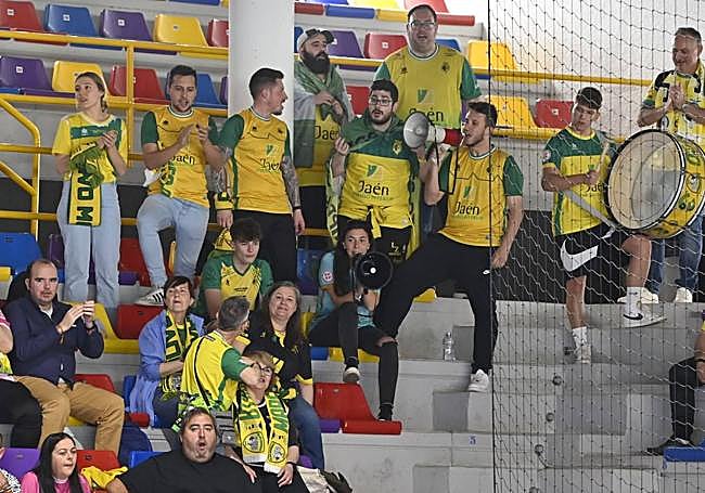 Aficionados jienenses se desplazaron a Antequera con Olivo Mecánico.