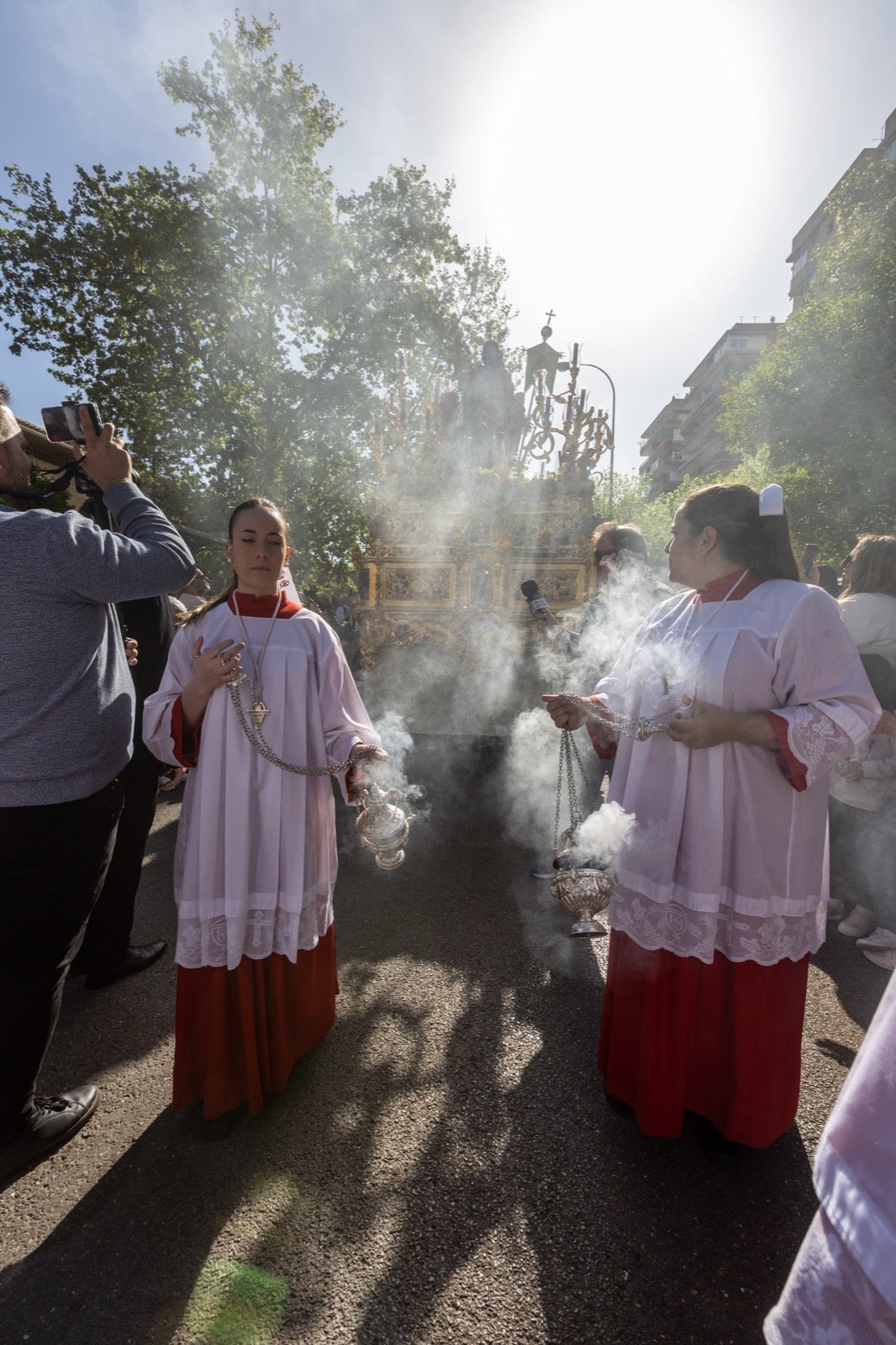 Santa María del Triunfo y la Resurrección procesionaron en el último día cofrade