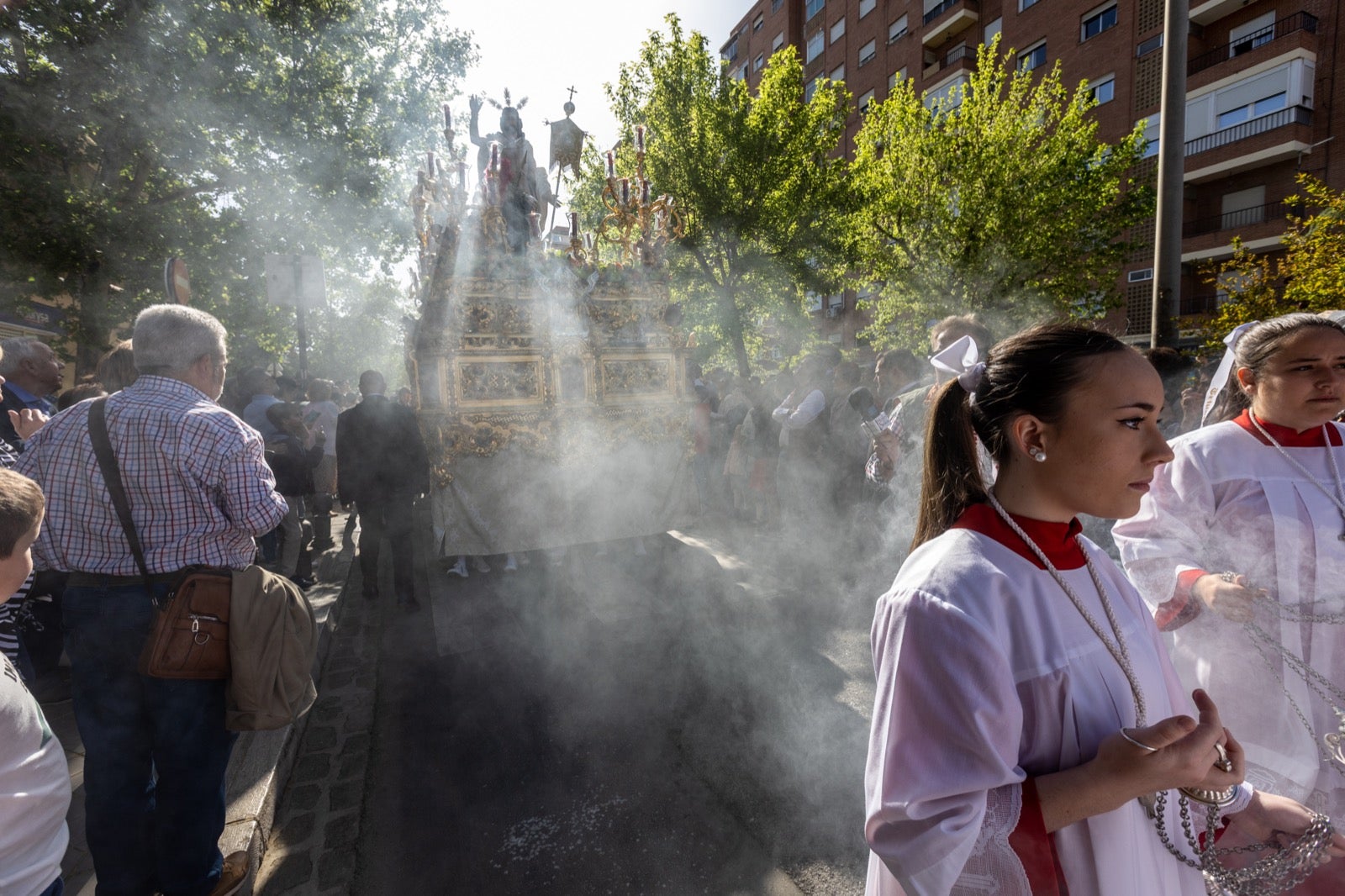 Santa María del Triunfo y la Resurrección procesionaron en el último día cofrade