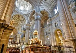 Interior de la Catedral de Jaén donde se celebra el ciclo de conferencias.