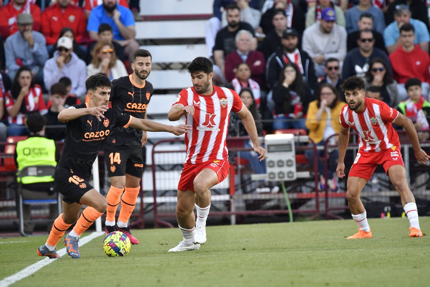 El Almería-Valencia, a pie de campo