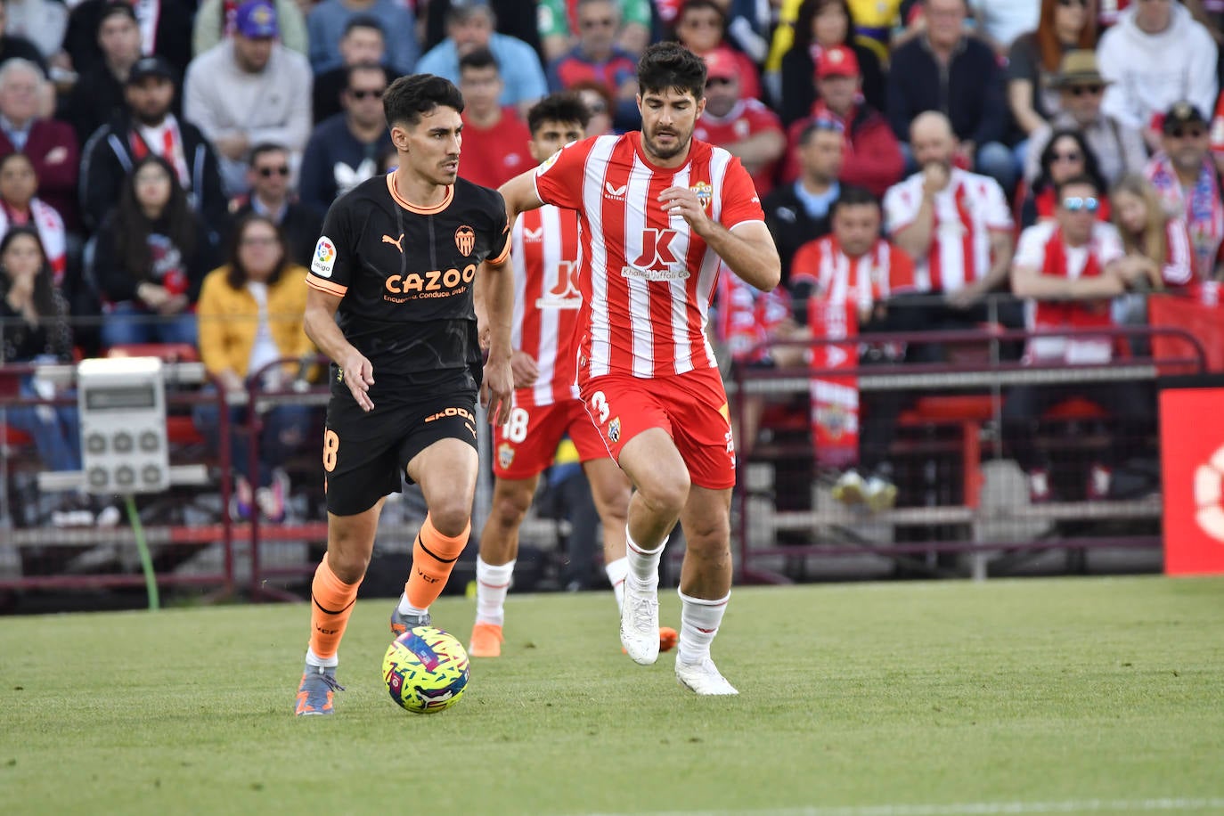 El Almería-Valencia, a pie de campo