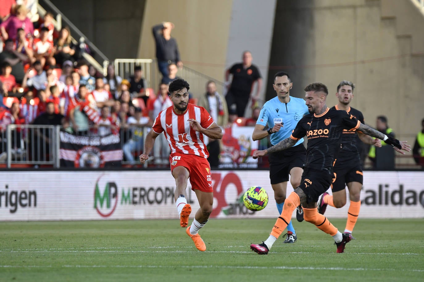 El Almería-Valencia, a pie de campo