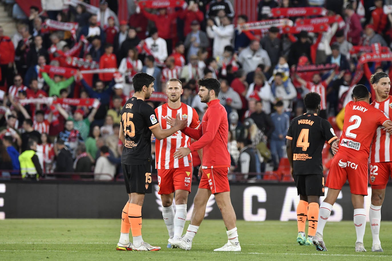 El Almería-Valencia, a pie de campo