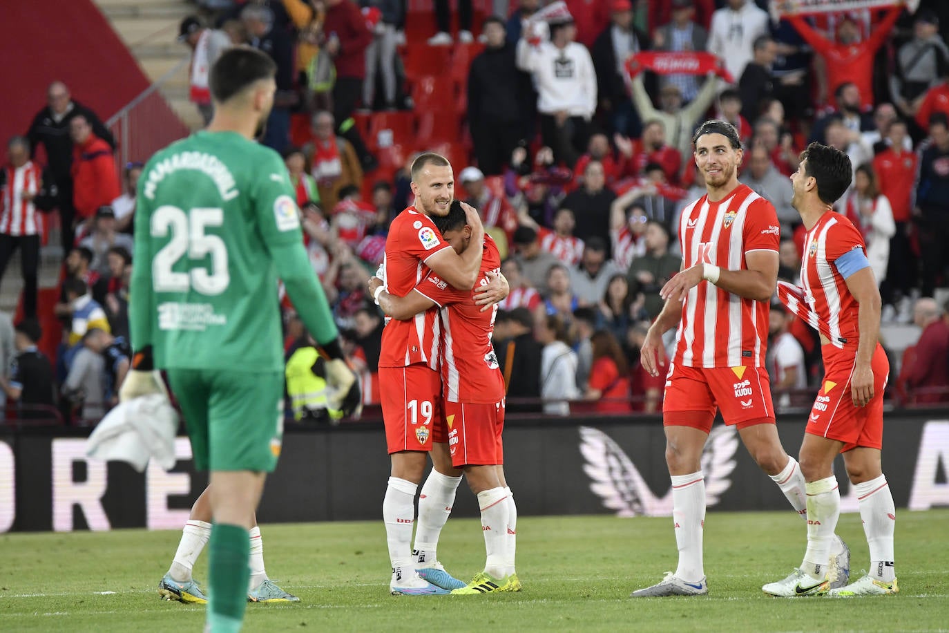 El Almería-Valencia, a pie de campo