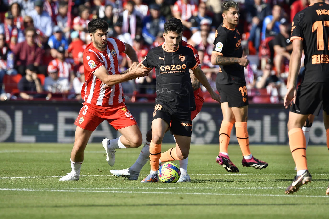 El Almería-Valencia, a pie de campo
