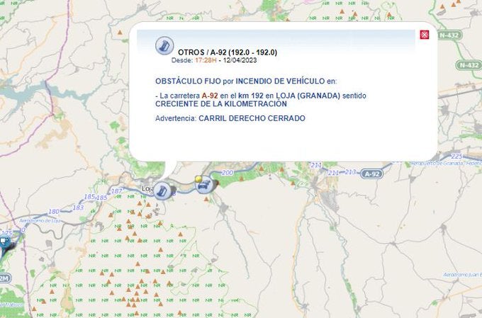 Incendio de un camión en la A-92 en Loja.