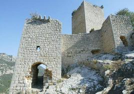 Restos del castillo de Otíñar, a 13 kilómetros del casco urbano de Jaén.