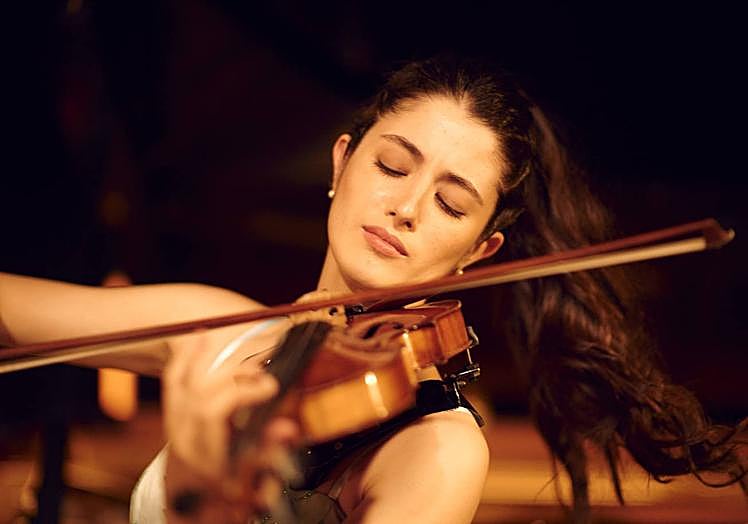 La granadina, durante la grabación.