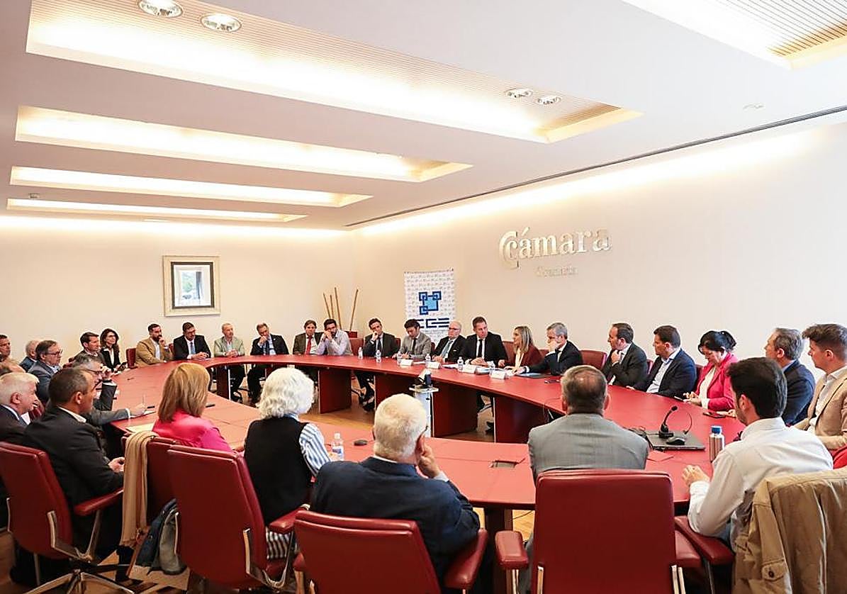 Reunión en la Cámara de Comercio con representantes del PP