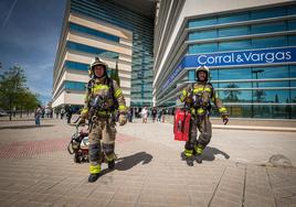 Bomberos de Granada tras controlar la situación en el PTS