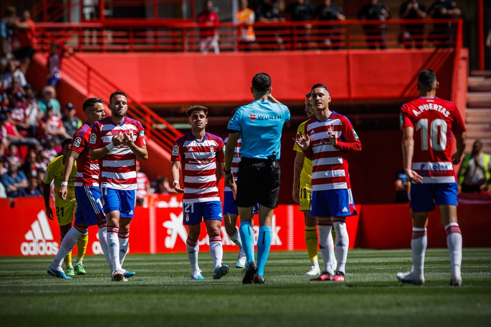 El triunfo del Granada ante Las Palmas, a ras de césped